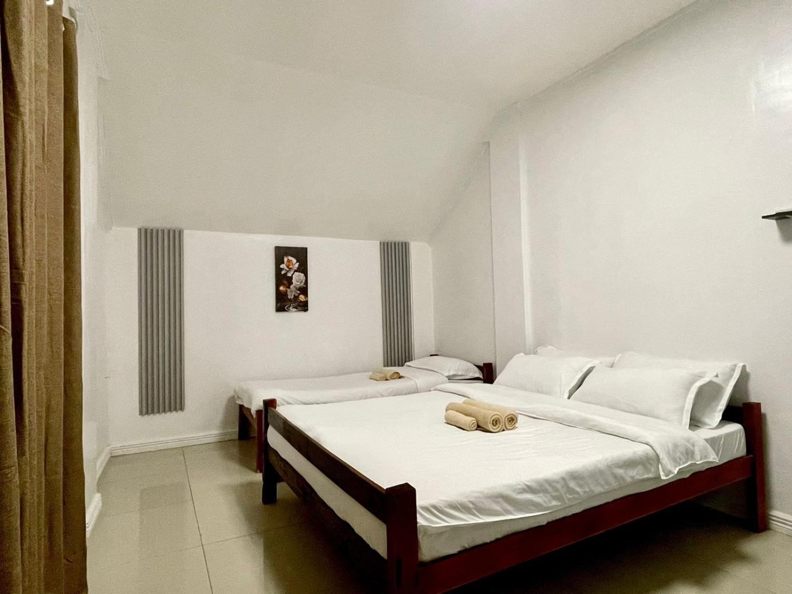 Trail Inn Puerto Princesa Esterno foto